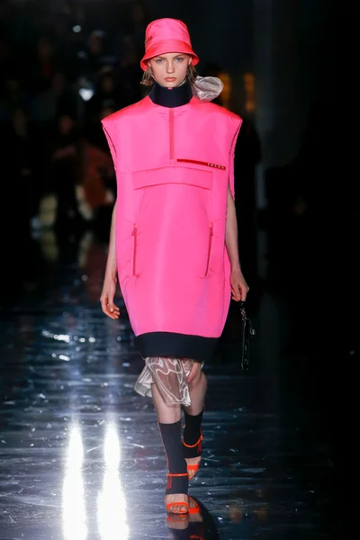 Look 48